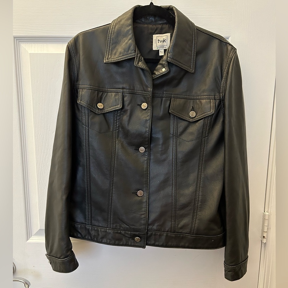 ! Twik black leather jacket size large
